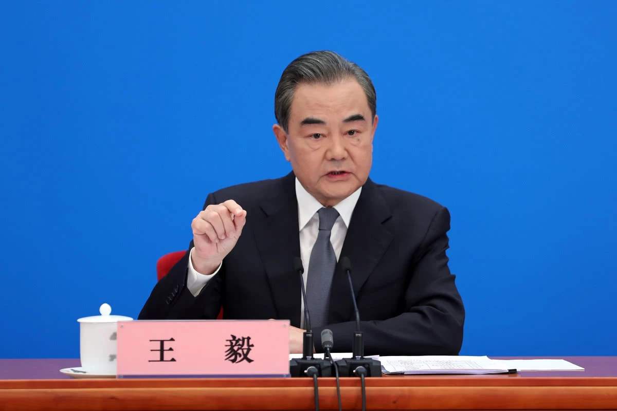 國務委員兼外交部長王毅就“中國外交政策和對外關系”答記者問
