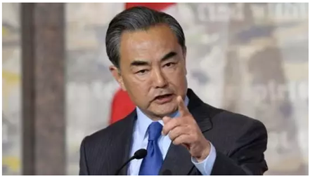 【翻譯薈萃】外交部長怒斥外媒記者 《紐約時報》認為現場同傳翻譯得不到位，主動充當翻譯官......
